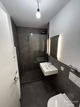 Modernes Badezimmer - 3 Zimmer Etagenwohnung in München