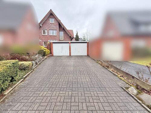 Garagen und Kfz-Stellplätze - 