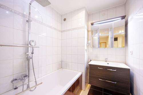 Bad - Etagenwohnung mit 78,00 m&sup2; in Sachsenheim zum Kaufen