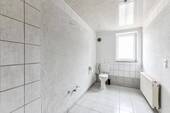 Gäste-WC mit Anschluß Waschmaschine - 
