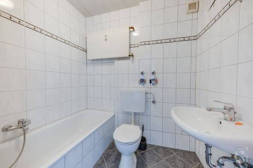 1. OG Wohnung rechts - Bad - 