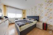 1. OG Wohnung links - Schlafzimmer - 