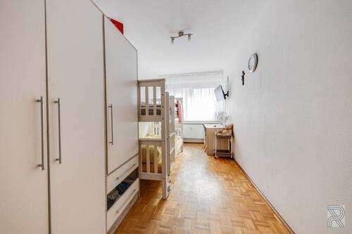 1. OG Wohnung links - Kinderzimmer - 