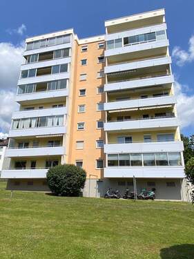 Südseite - Lichtdurchflutete gepflegte 3-Zi Wohnung mit Südbalkon