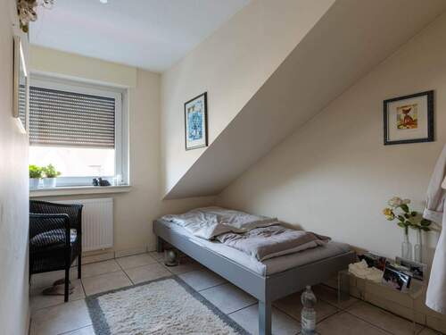 Kinderzimmer/Büro - 