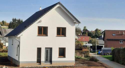 Vorderseite mit Eingang - 