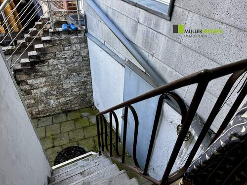 Treppe EG / Garten - 4 Zimmer Einfamilienhaus zum Kaufen in Eschweiler