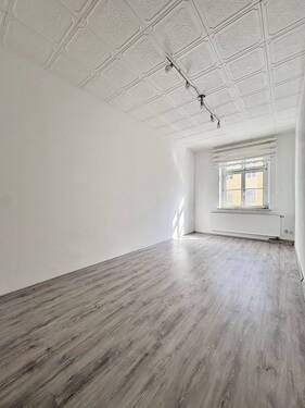 Wohnzimmer - 3 Zimmer Etagenwohnung zum Kaufen in Ingolstadt