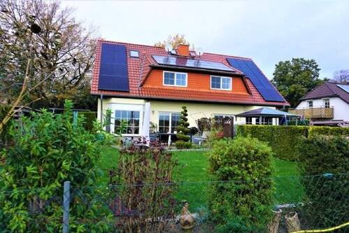 Photovotaikanlage für beide Häuser - 4 Zimmer Mehrfamilienhaus, Wohnhaus zum Kaufen in Holthusen