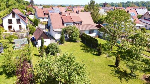 Hausansicht - Großes Ausbaupotential! Doppelhaushälfte mit großem Grundstück und weiterem Baurecht