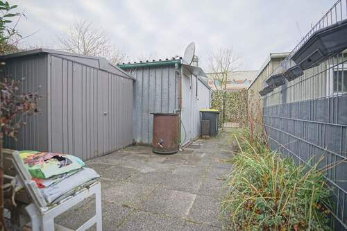 Gartenhaus und Garage - 