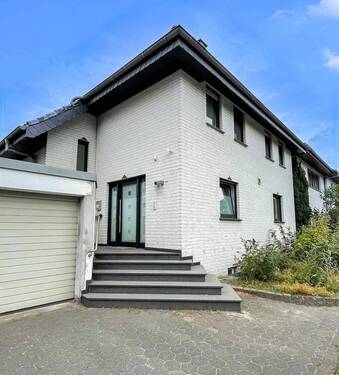 Eingangsansicht - 5 Zimmer Einfamilienhaus zum Kaufen in Rietberg