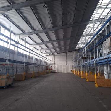 20260107_150535 - Ordentliche Rampenhalle im Gewerbegebiet nahe Autobahn A6, auf 4.300 m² erweiterbar