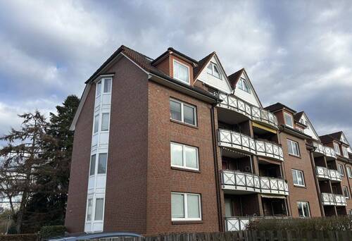 Gebäudeansicht - 4 Zimmer Etagenwohnung zum Kaufen in Tostedt