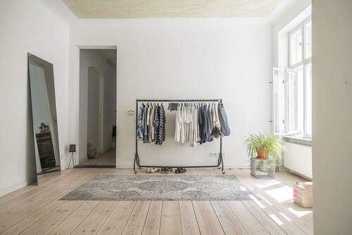 Zimmer - Provisionsfrei: sanierte Altbauwohnung mit moderner Ausstattung