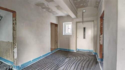 Dachgeschoss mit Lift bis zur Wohnung - 