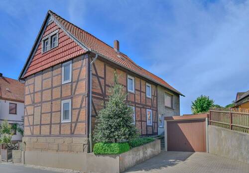 Seitenansicht - 7 Zimmer Einfamilienhaus zum Kaufen in Gielde