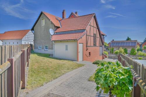 Blick aus dem Garten - Einfamilienhaus mit 147,00 m² in Gielde zum Kaufen