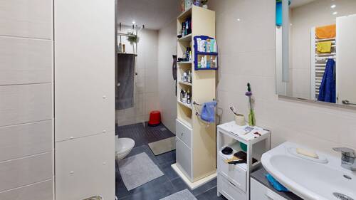 Bad - 4 Zimmer Etagenwohnung zum Kaufen in Kassel