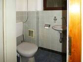 Gäste-WC im Eingangsbereich - 