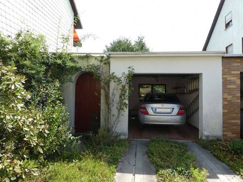 Garage - Einfamilienhaus mit 128,00 m&sup2; in Wächtersbach zum Kaufen