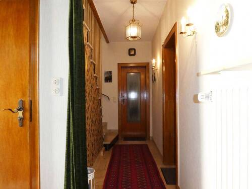 Kellerzugang und flur zur Küche - 