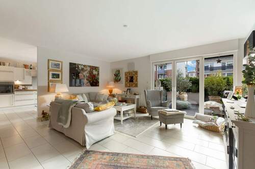 Wohnzimmer - Schöne große und moderne Eigentumswohnung in zentraler Lage von Erftstadt!