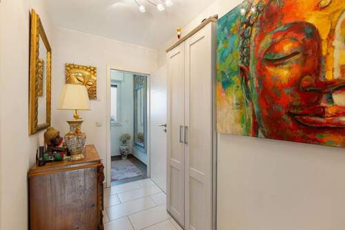 Flur - 3 Zimmer Etagenwohnung zum Kaufen in Erftstadt