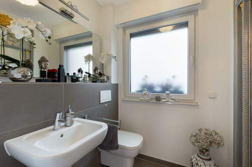 Gäste-Bad - 3 Zimmer Etagenwohnung in Erftstadt