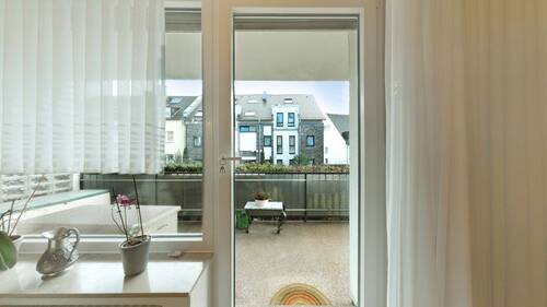 Blick zum Balkon - 