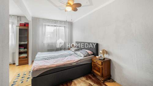 1. OG Elternschlafzimmer 1 - 