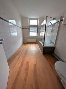 Badezimmer - 3 Zimmer Etagenwohnung zur Miete in Dortmund