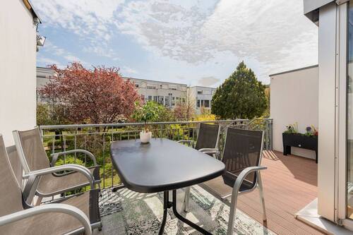 Terrasse Beletage mit Blick zum Garten - 
