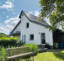 Wohnhaus mit toll angelegtem Garten im Außenbereich von Mettingen!