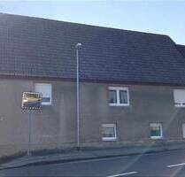 Mehrfamilienhaus mit Nebengebäude und Garten in Langeneichstädt - Mücheln (Geiseltal)