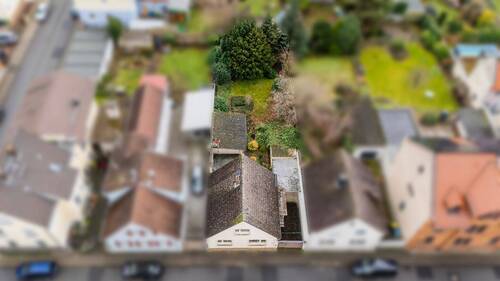 Drohnenbild vorne - 5 Zimmer Einfamilienhaus zum Kaufen in Bischofsheim