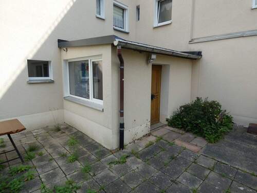 Seiteneingang zum Kellergeschoss - 