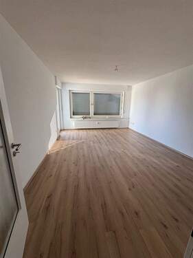 Wohnzimmer-1 - 2 Zimmer Etagenwohnung in Beverungen