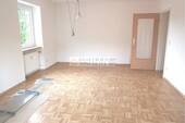 Wohnzimmer - 2 Zimmer Etagenwohnung zum Kaufen in Neutraubling