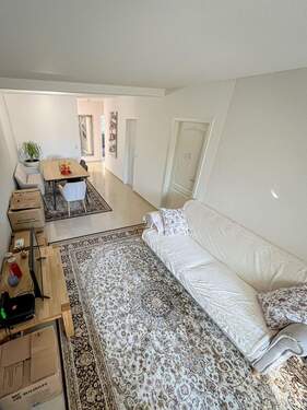 Wohnzimmer II - 5 Zimmer Etagenwohnung zum Kaufen in Oldenburg