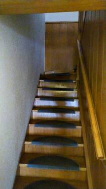 Treppenaufgang zur Wohnung.jpg - 