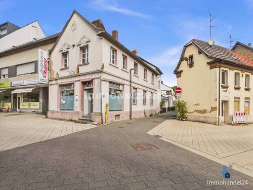 Front - 7 Zimmer Mehrfamilienhaus, Wohnhaus zum Kaufen in Euskirchen