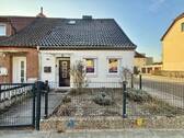 Ansicht Haus - Barrierefreies Reihenendhaus mit Carport, großem Garten und Grundstückszuwegung