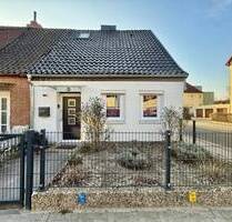 Barrierefreies Reihenendhaus mit Carport, großem Garten und Grundstückszuwegung - Celle Heese