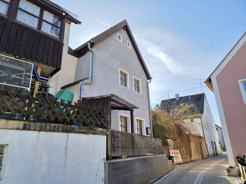 Straßenansicht - 1 Zimmer Einfamilienhaus in Laaber