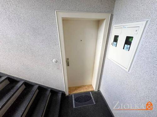 Blick auf den Wohnungseingang - Etagenwohnung mit 70,00 m² in Wolfenbüttel zum Kaufen