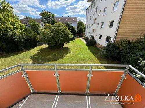 Blick auf die Loggia und den Ausblick von dort - 
