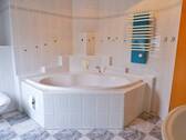 Wannenbadezimmer DG Bild 1 - 