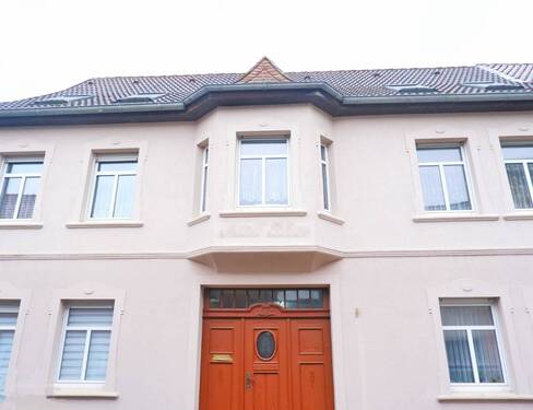 Hauseingang ohne Hausnummer - Ihr neues Familienparadies in Bismark mit großzügigem Wohnraum, gemütlichem Innenhof und Garten!