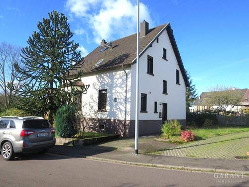 IMG 3102 - Großzügiges Ein-Zweifamilienhaus in Homburg-Beeden - ideal für Familien